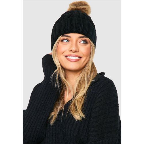 Bonnet En Maille Torsadée À Pompon En Fausse Fourrure - Taille Unique - boohoo - Modalova