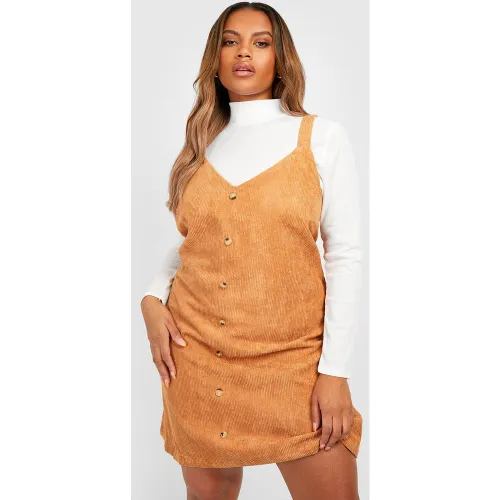 Grande Taille - Robe Salopette Côtelée Boutonnée - 50 - boohoo - Modalova