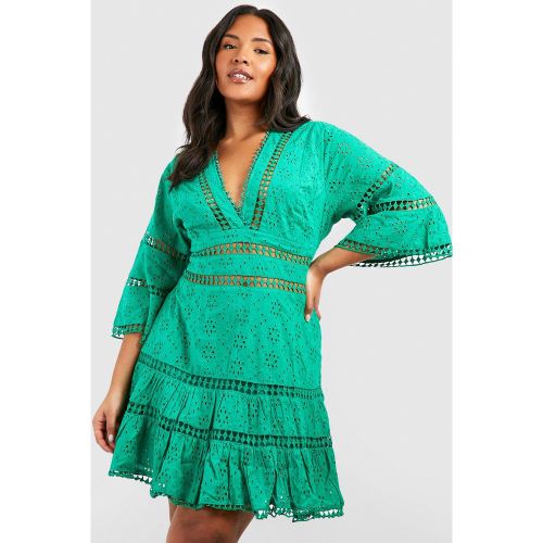 Grande Taille - Robe Babydoll En Broderie Anglaise - 46 - boohoo - Modalova
