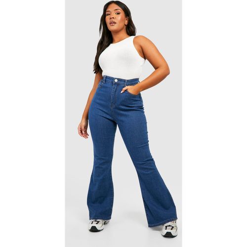 Grande Taille - Jean Flare - 48 - boohoo - Modalova