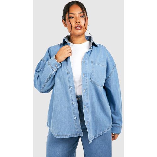 Grande Taille - Chemise Oversize Basique En Jean - 44 - boohoo - Modalova