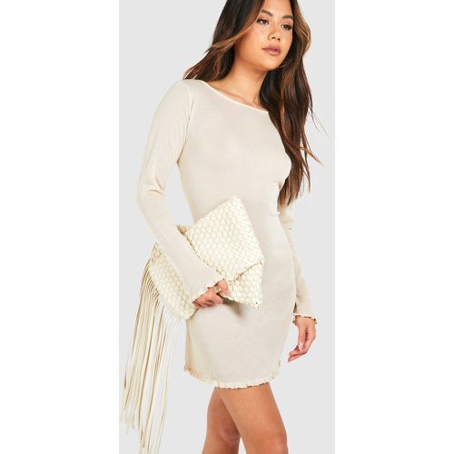 Woven Fringe Edge Clutch Bag - boohoo - Modalova