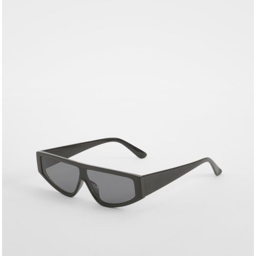 Black Angled Sunglasses - boohoo - Modalova