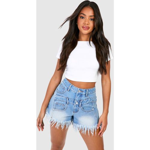 Double Waistband Detail Fray Hem Denim Shorts - boohoo - Modalova