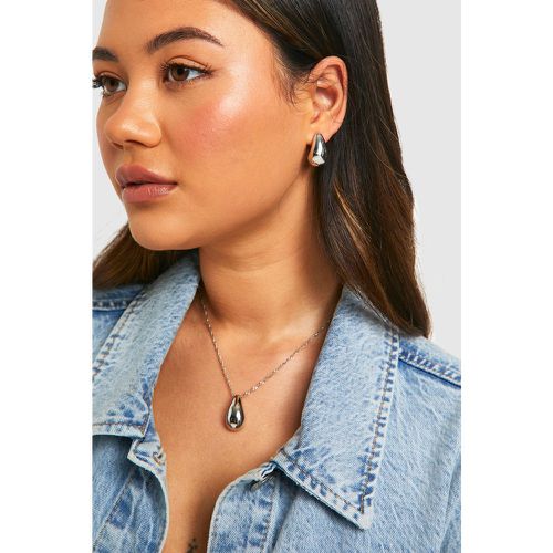 Lot De Boucles D'Oreilles Avec Pendentif é Et Boucles D'Oreilles - One Size - boohoo - Modalova