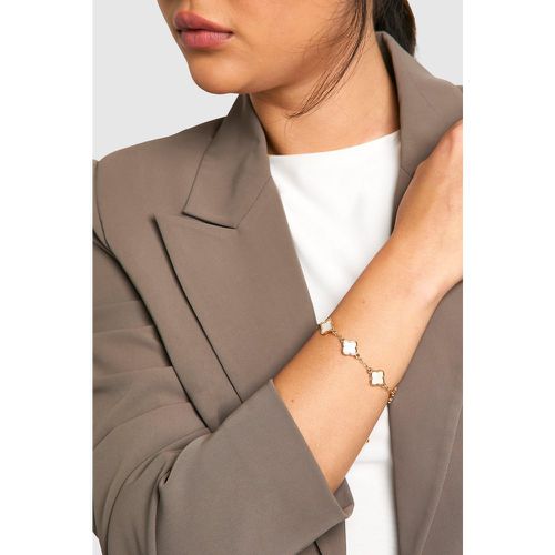 Bracelet À Perles Trèfles - One Size - boohoo - Modalova