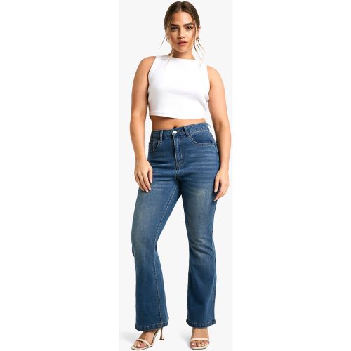 Petite" - Jean Flare Basique - 8/28L - boohoo - Modalova