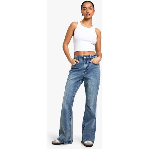 Petite" - Jean Flare - 6/26L - boohoo - Modalova