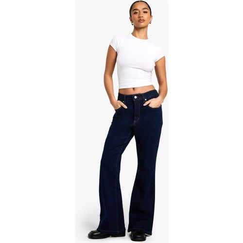 Petite" - Jean Flare - 6/26L - boohoo - Modalova