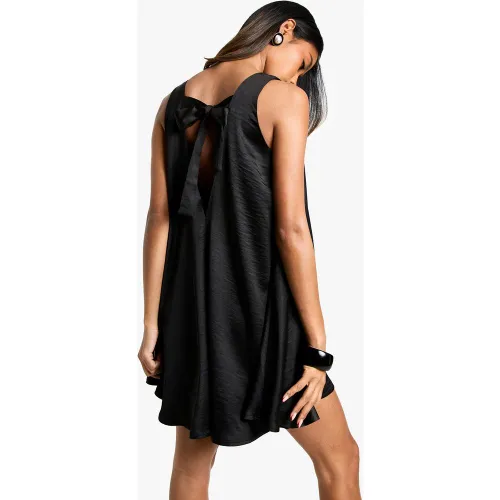 Robe Trapèze Satinée Nouée À Col Ouvert - 36 - boohoo - Modalova