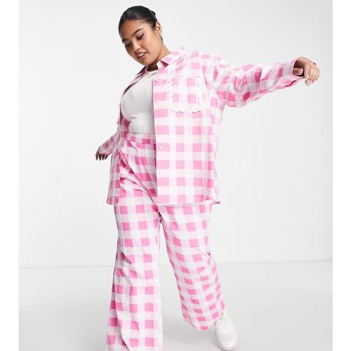 Neon Plus - Chemise d'ensemble oversize à carreaux avec poches bordées de volants - Neon Rose Plus - Modalova