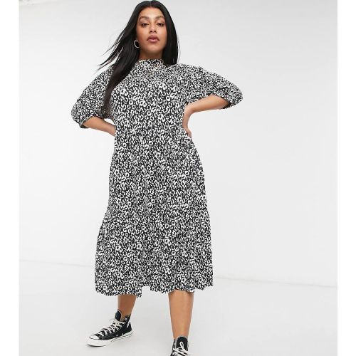 Robe mi-longue avec jupe à étages et imprimé animal - et blanc - Wednesday's Girl Curve - Modalova