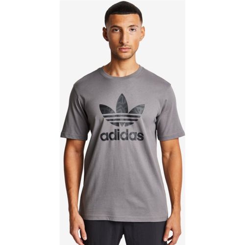 Graphics T-Shirts - Gris - Taille: XS - Foot Locker - Adidas - Modalova