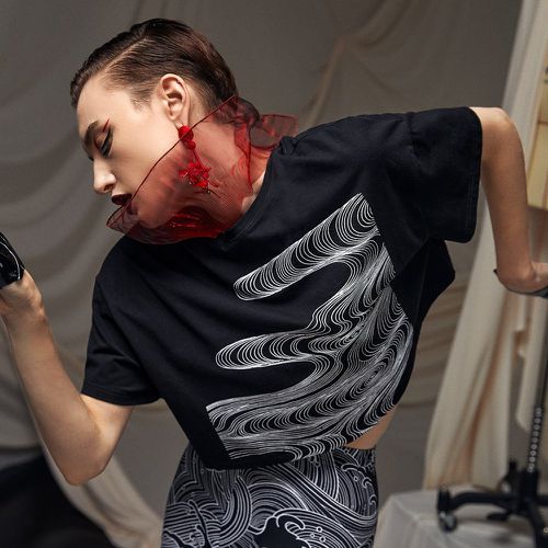 T-shirt court à imprimé ligne - SHEIN - Modalova