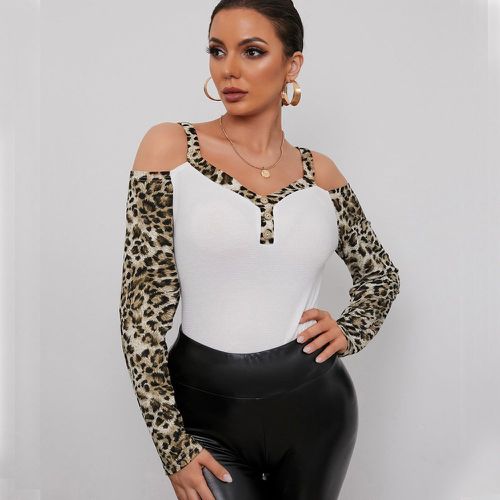 T-shirt avec motif léopard à blocs de couleurs à épaules dénudées - SHEIN - Modalova
