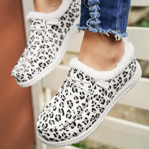 Chaussures plates à motif léopard à lacets - SHEIN - Modalova