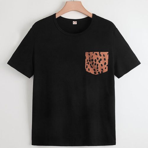 Pièce T-shirt à imprimé tacheture à patch à poche - SHEIN - Modalova