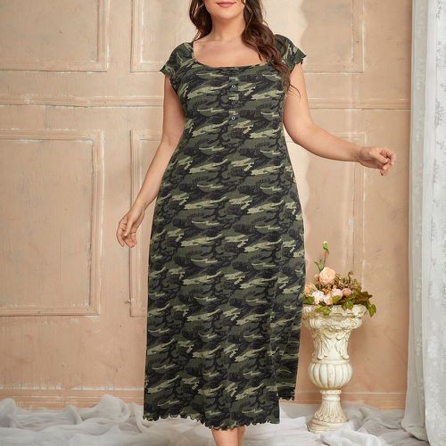 Robe de pyjama à imprimé camouflage à ourlet ondulé - SHEIN - Modalova