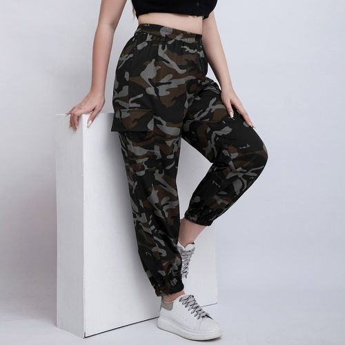 Pantalon à imprimé camouflage poche à rabat - SHEIN - Modalova