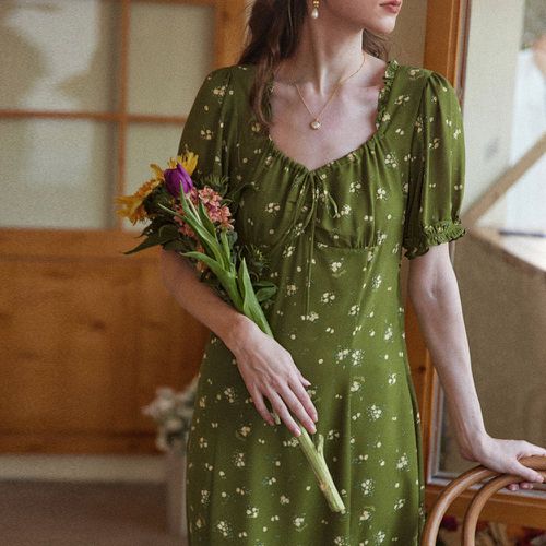 Robe à imprimé floral à nœud à plis manches bouffantes - SHEIN - Modalova