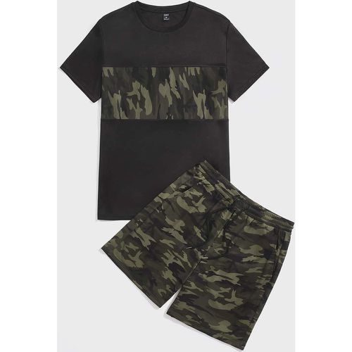 T-shirt à imprimé camouflage & Short à cordon à poche - SHEIN - Modalova
