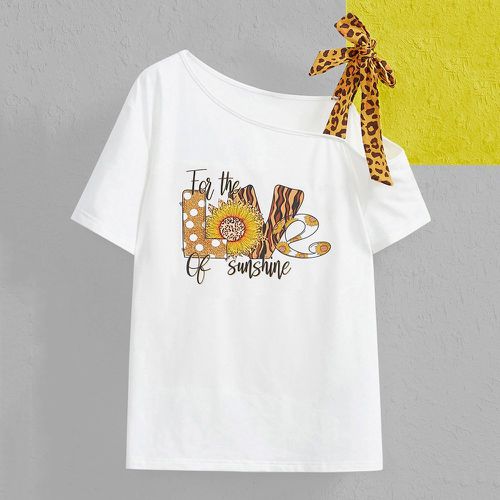 T-shirt fleuri à lettre à nœud à col asymétrique - SHEIN - Modalova