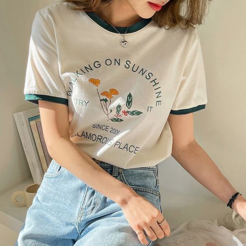T-shirt lettre & à imprimé plante à bordure contrastante - SHEIN - Modalova