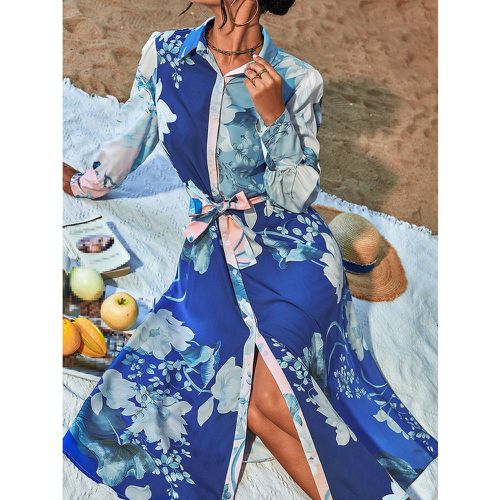 Robe chemise floral aléatoire à imprimé ceinturé - SHEIN - Modalova