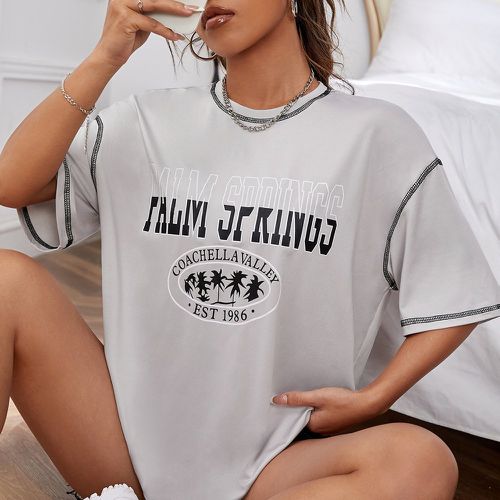 T-shirt à imprimé palmier et lettres à surpiqûres - SHEIN - Modalova