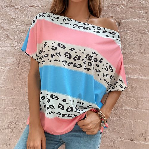 T-shirt léopard à col asymétrique manches chauve-souris - SHEIN - Modalova