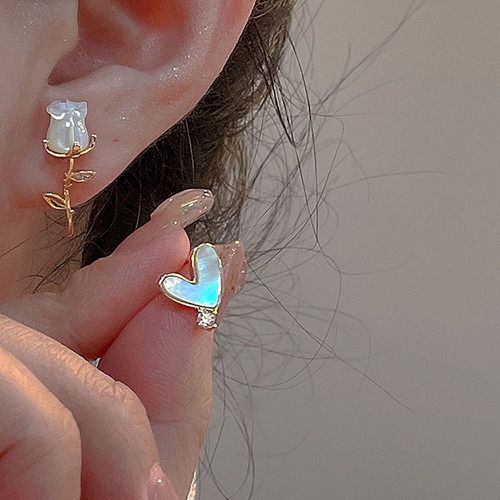 Clous d'oreilles zircone cubique à design fleur et cœur dépareillé - SHEIN - Modalova