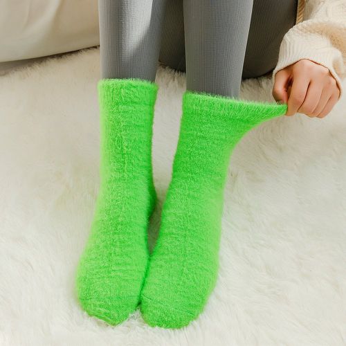 Chaussettes unicolore duveteux - SHEIN - Modalova