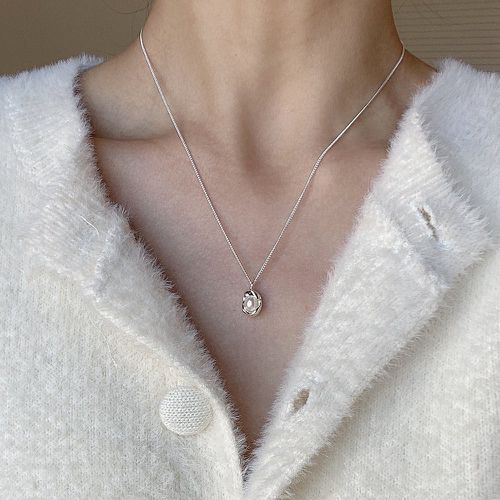 Collier avec pendentif fausse perle - SHEIN - Modalova