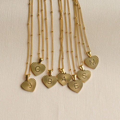 Pièce Collier personnalisé en forme de cœur aux rayons de soleil, collier minimaliste en acier inoxydables, collier avec prénom, Saint-Valentin, M - SHEIN - Modalova