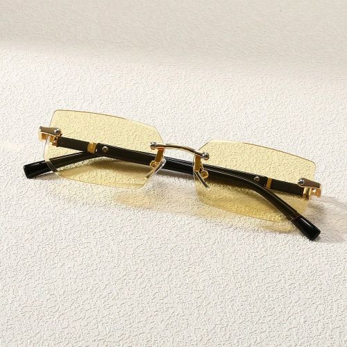 Pièce Lunettes de soleil unisexe à petits verres sans monture, de style Y2K pour l'été, idéales pour la plage, la conduite, conviennent aux tenue - SHEIN - Modalova