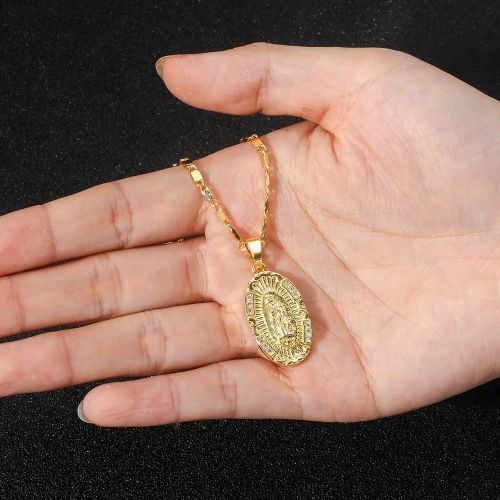 Pièce Colliers Minimaliste Et À La Mode En Cuivre Et Avec Pendentif Marier Brodé, Collier Madonna Européen Et Américain - SHEIN - Modalova