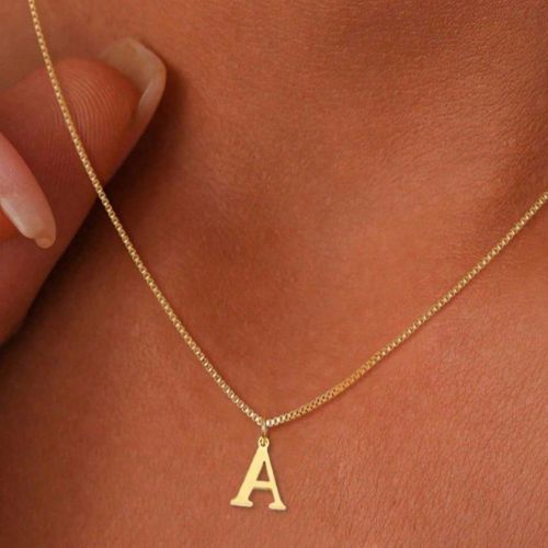 Pièce Collier pendentif simple en acier de titane avec initiale anglaise de nom de famille, chaîne en cuivre. Accessoire de vêtement décontracté - SHEIN - Modalova