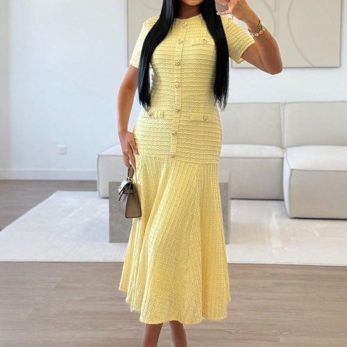 Robes Unadoll, col rond, manches courtes, fausse poche, boutons, texture de tissu, tenue d'enseignante, jaune beurre, convient pour les sorties, les v - SHEIN - Modalova