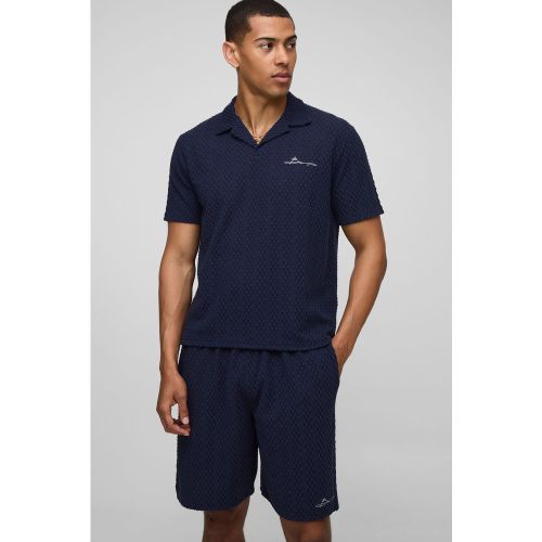 Ensemble brodé avec polo texturé et short - S - Boohooman - Modalova