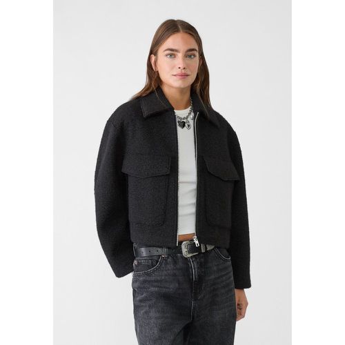 Blouson court en bouclette avec poches XS - Stradivarius - Modalova