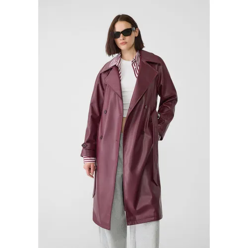 Trench long en similicuir L - Stradivarius - Modalova