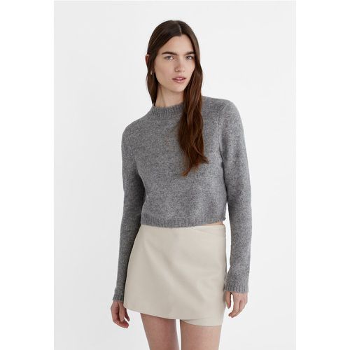 Pull cropped en maille doux XL - Stradivarius - Modalova