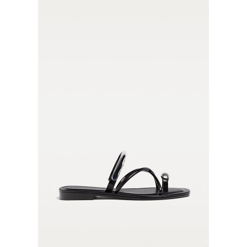 Sandales plates avec détail métallique 35 - Stradivarius - Modalova