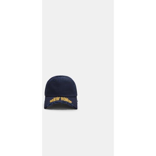 Casquette détail brodé OS - Stradivarius - Modalova