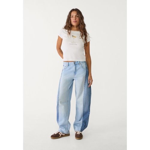Jean barrel balloon fit contrastant 32 - Stradivarius - Modalova