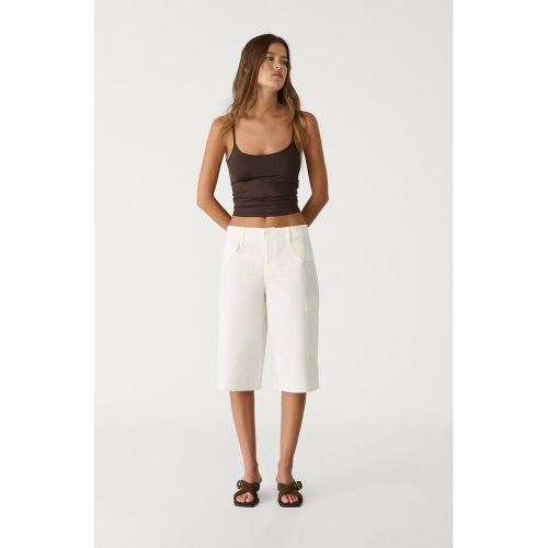 Bermuda cargo à poches Écru 32 - Stradivarius - Modalova