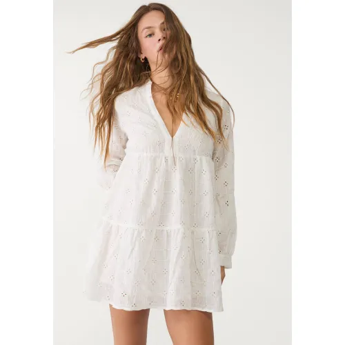 Robe courte fluide brodée XS - Stradivarius - Modalova