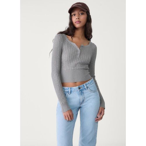 Pull col en V boutons XS - Stradivarius - Modalova