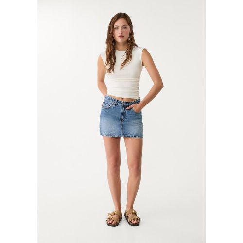 T-shirt basique fitted froncé Écru XS - Stradivarius - Modalova