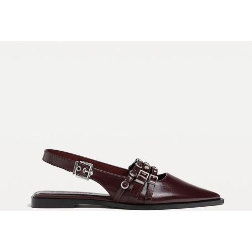 Chaussures plates avec lanières et boucles 35 - Stradivarius - Modalova